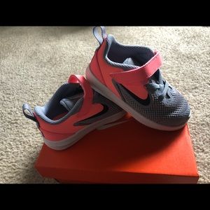 Little girls Nike tennis shoes